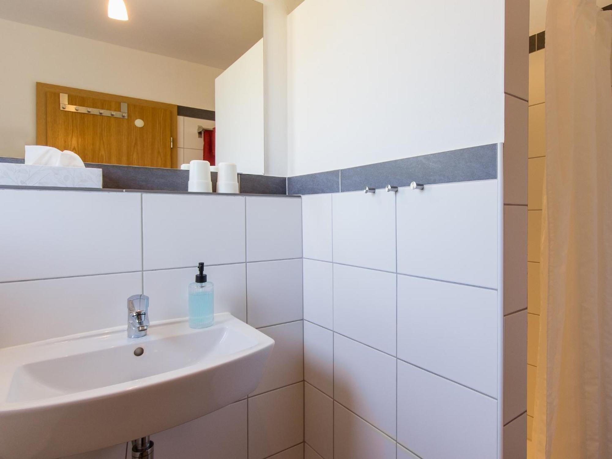 Ferienhaus Schwaab-Scherr, Genau Zwischen Bernkastel-Kues Und Traben-Trarbach, Mit Kostenlosem Oepnv-Ticket Fuer Bus Und Bahn, Parkplaetzen Und Fahrradgarage Erden Eksteriør billede