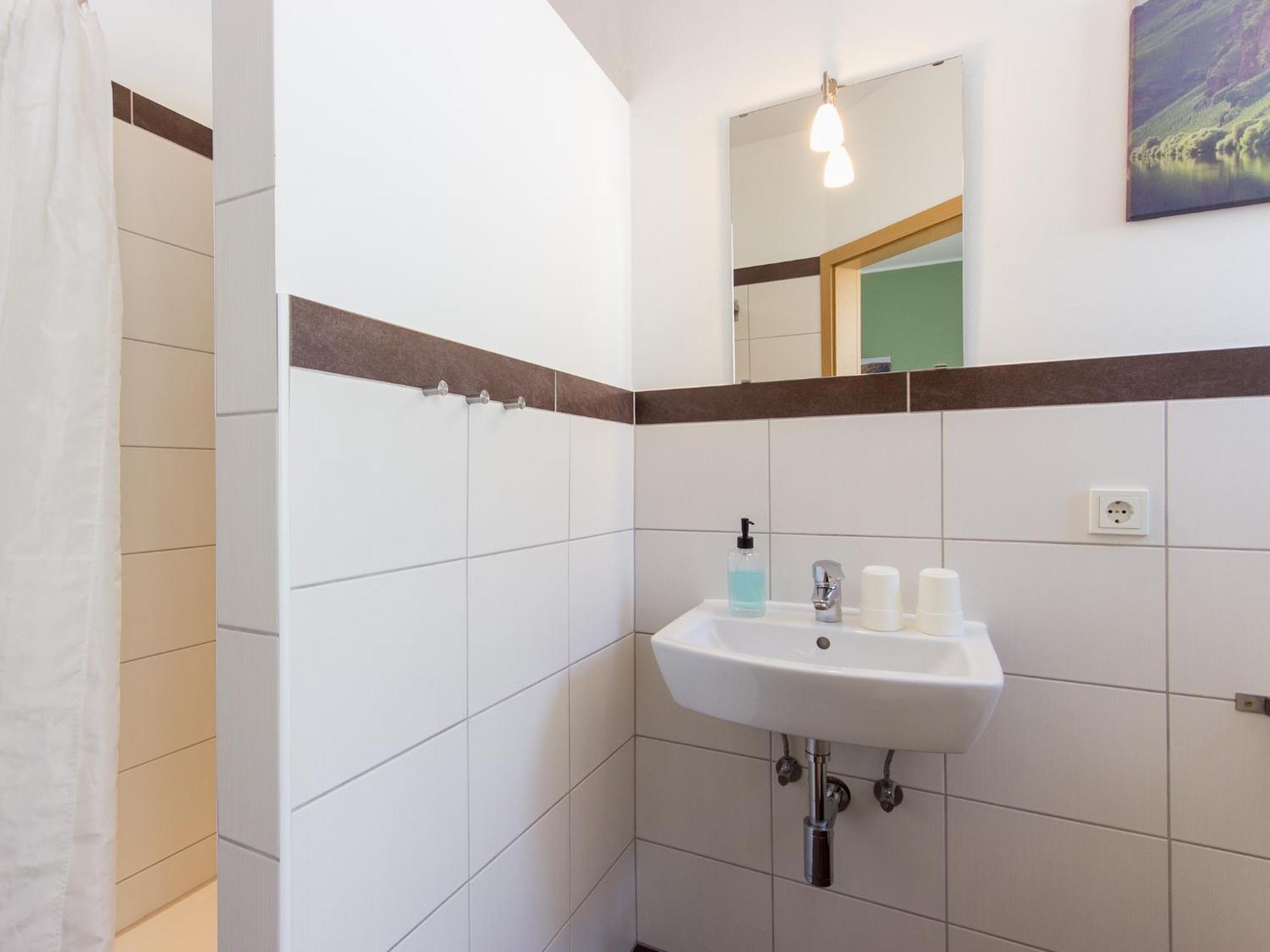 Ferienhaus Schwaab-Scherr, Genau Zwischen Bernkastel-Kues Und Traben-Trarbach, Mit Kostenlosem Oepnv-Ticket Fuer Bus Und Bahn, Parkplaetzen Und Fahrradgarage Erden Eksteriør billede
