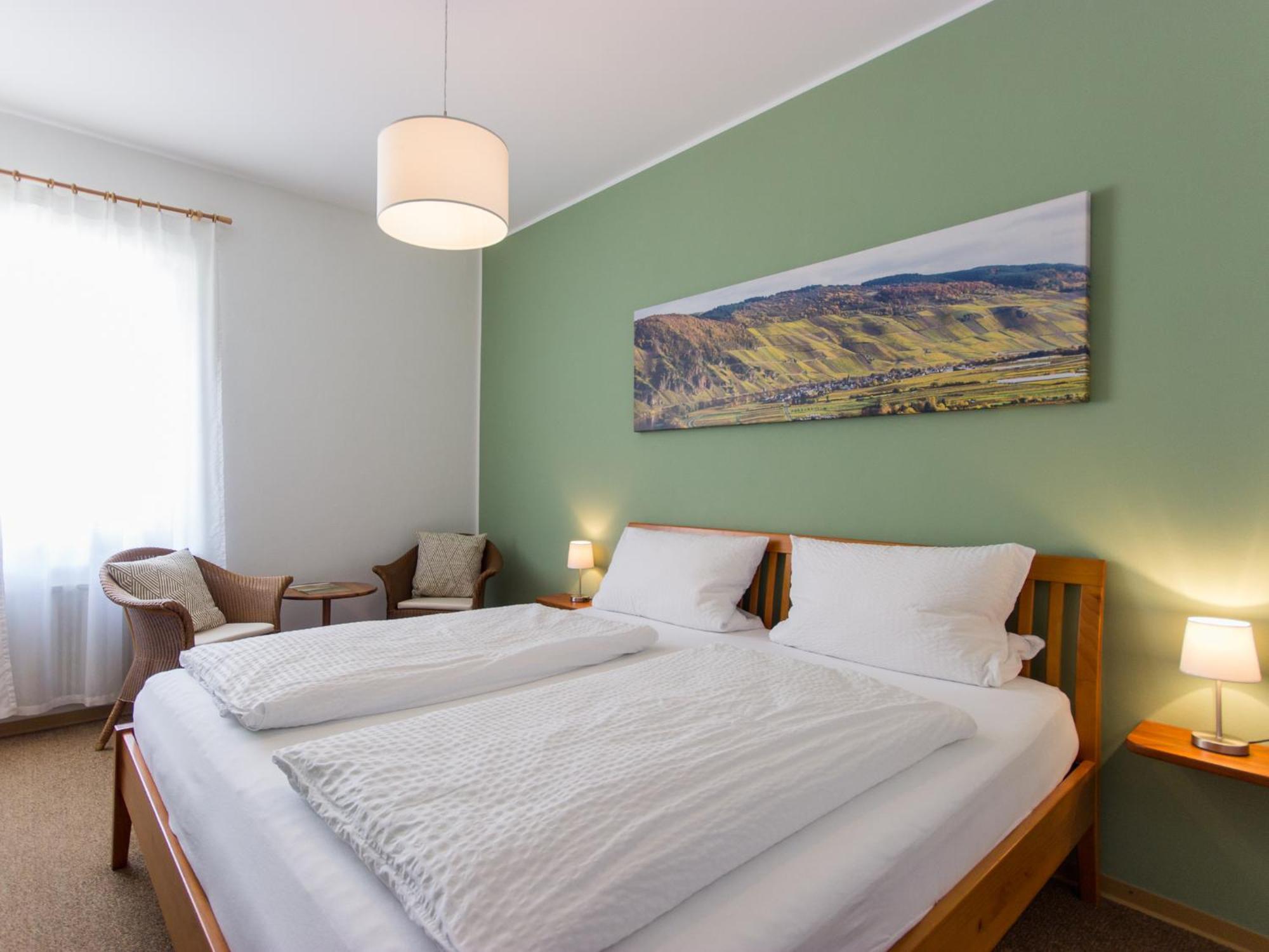 Ferienhaus Schwaab-Scherr, Genau Zwischen Bernkastel-Kues Und Traben-Trarbach, Mit Kostenlosem Oepnv-Ticket Fuer Bus Und Bahn, Parkplaetzen Und Fahrradgarage Erden Eksteriør billede