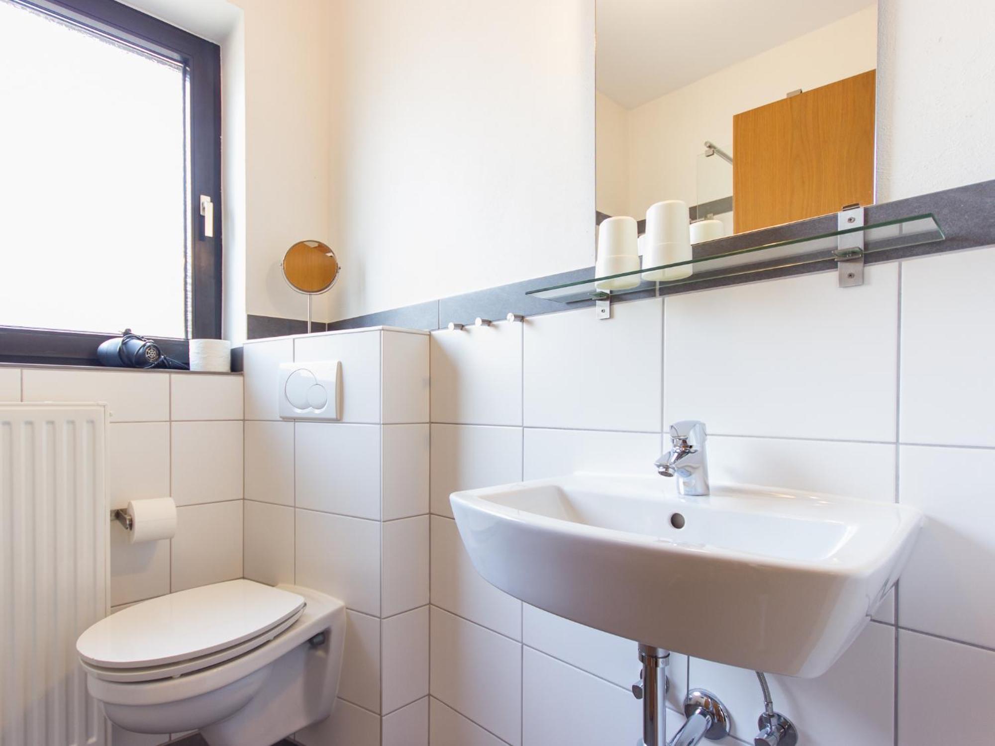 Ferienhaus Schwaab-Scherr, Genau Zwischen Bernkastel-Kues Und Traben-Trarbach, Mit Kostenlosem Oepnv-Ticket Fuer Bus Und Bahn, Parkplaetzen Und Fahrradgarage Erden Eksteriør billede