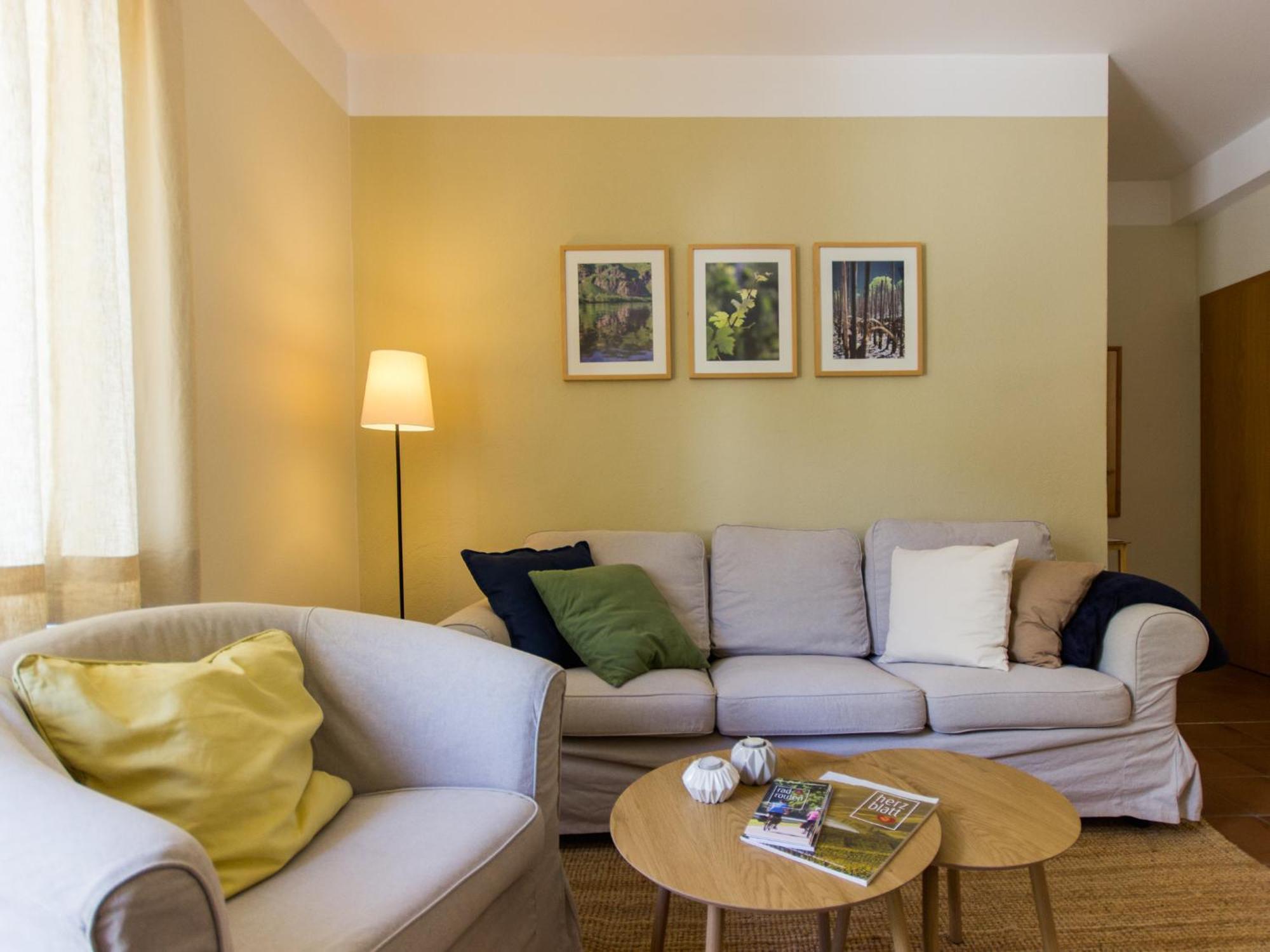 Ferienhaus Schwaab-Scherr, Genau Zwischen Bernkastel-Kues Und Traben-Trarbach, Mit Kostenlosem Oepnv-Ticket Fuer Bus Und Bahn, Parkplaetzen Und Fahrradgarage Erden Eksteriør billede